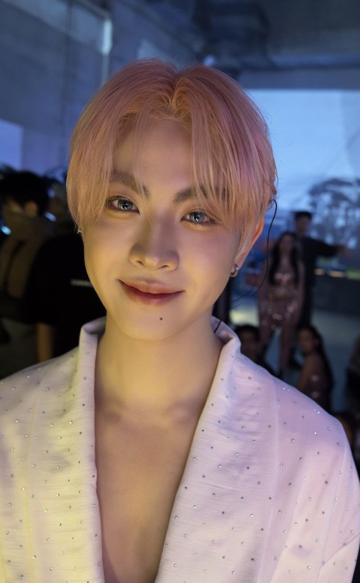 𝑴𝒐𝒍𝒖𝑴𝒐𝒍𝒊 Ი𐑼 🐻‍❄️ྀིྀི ⋆˚꩜｡ tweet media