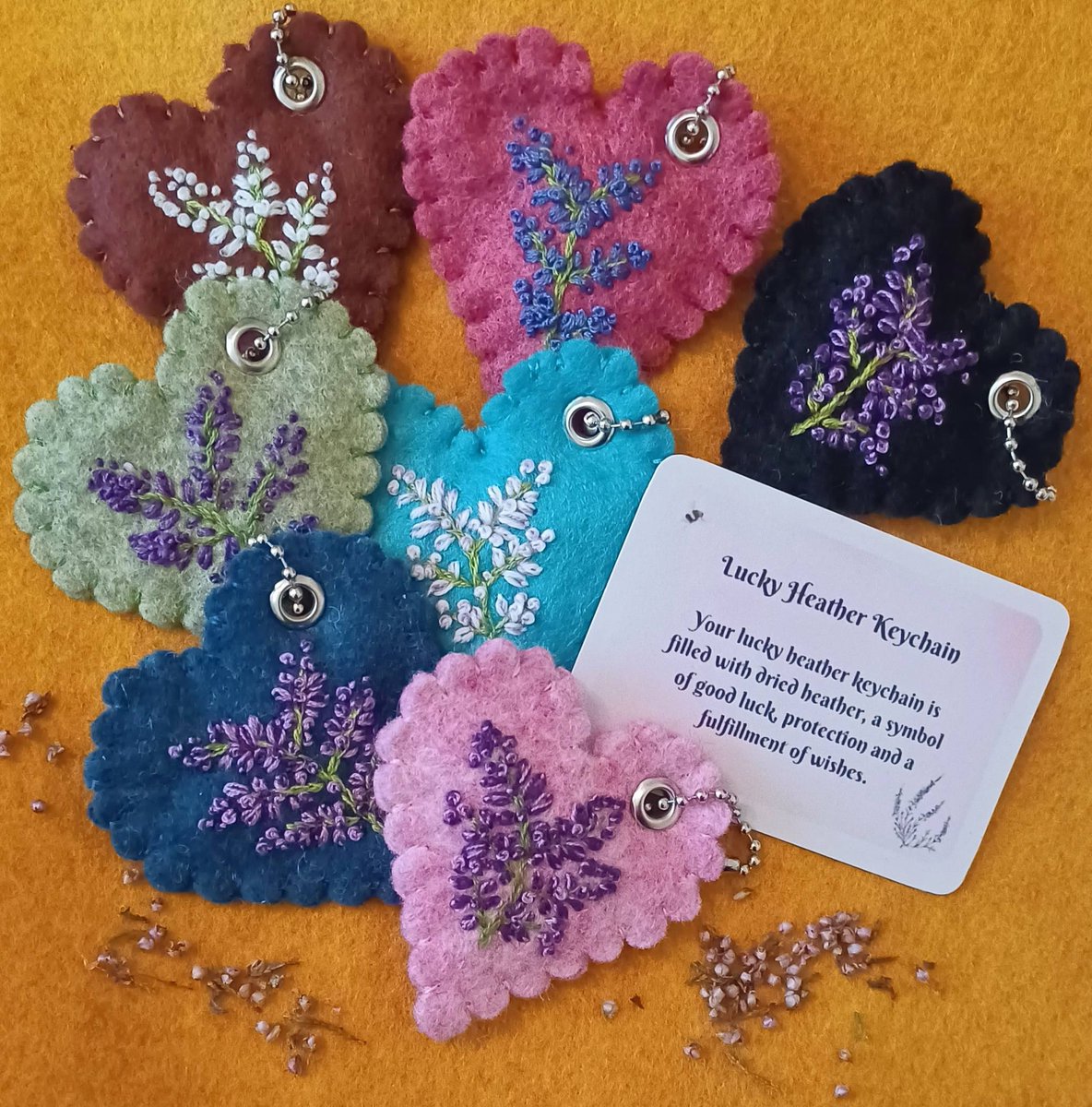 SuziQCrafts's tweet image. Lucky Heather keychains/bag charms. You choose the colours and I will make them for you - a unique and thoughtful gift.

folksy.com/items/8617574-…

#giftideas #ukgifthour #keyrings #bagcharms #teachergifts #endofterm