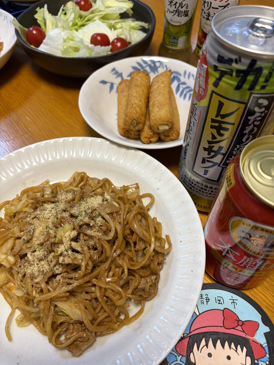 富士宮焼きそば、できたよー！ 実家の畑からさっきとって来たレタスも