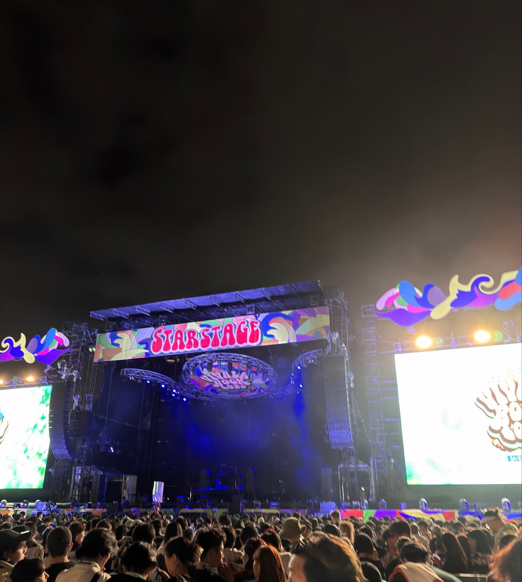 kanayu_end's tweet photo. UVER、オープニング映像すっとばしてリハからそのまま本番にカチ込むクレイジーぶり。笑 https://t.co/9D6kRZReBC