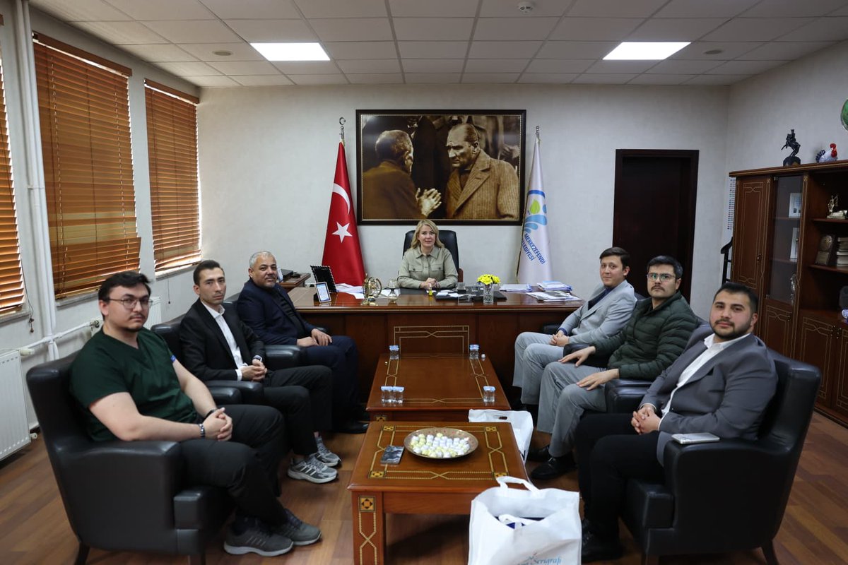 SenizDogan20's tweet photo. Anadolu Gençlik Derneği Başkanı Av. Bilal Furkan Şimşek ve Yönetim Kurulu Üyeleri’ne nazik ziyaretleri için teşekkür ediyorum. https://t.co/9mKFuaZqYj