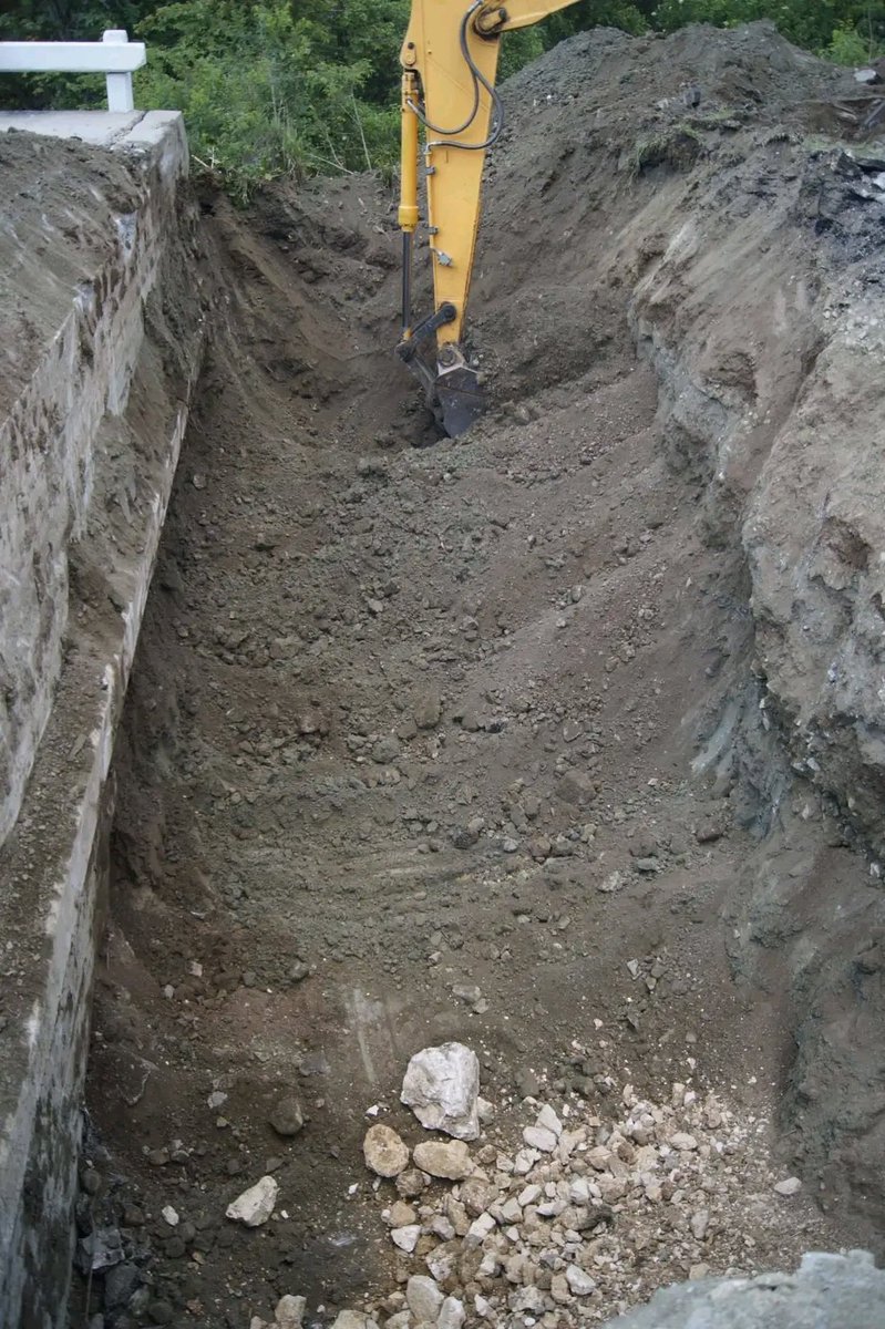 BarceloOrt92635's tweet photo. Se trabaja intesamente en el restablecimiento del puente sobre el río El Salado en la carretera Bayamo-Las Tunas..
Una brigada de la construcción de #ProvinciaGranma ejecuta los trabajos en esta obra que sufrió afectaciones tras el paso del Huracán Melissa.
#Cuba 🇨🇺 https://t.co/2XzcvWFtNX