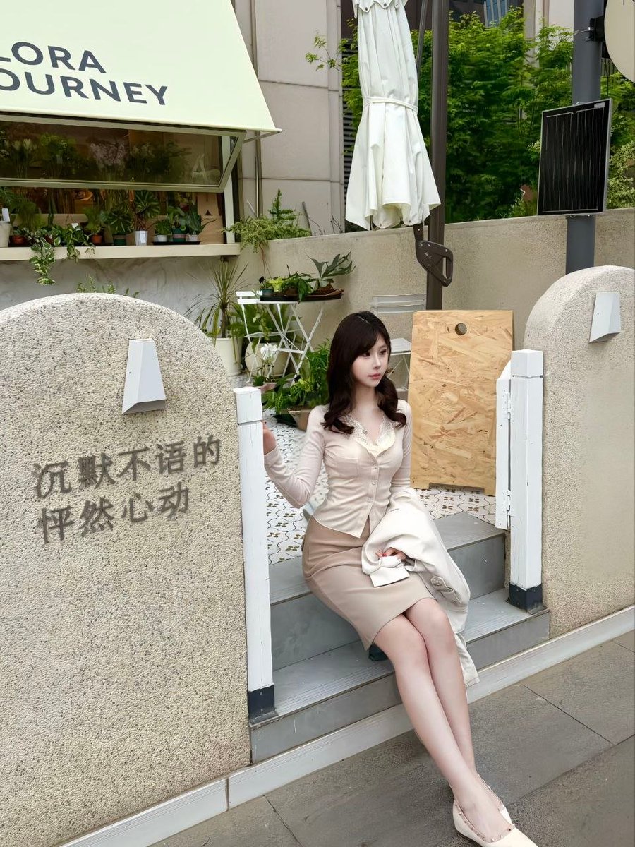 精品反差母狗资源 tweet media