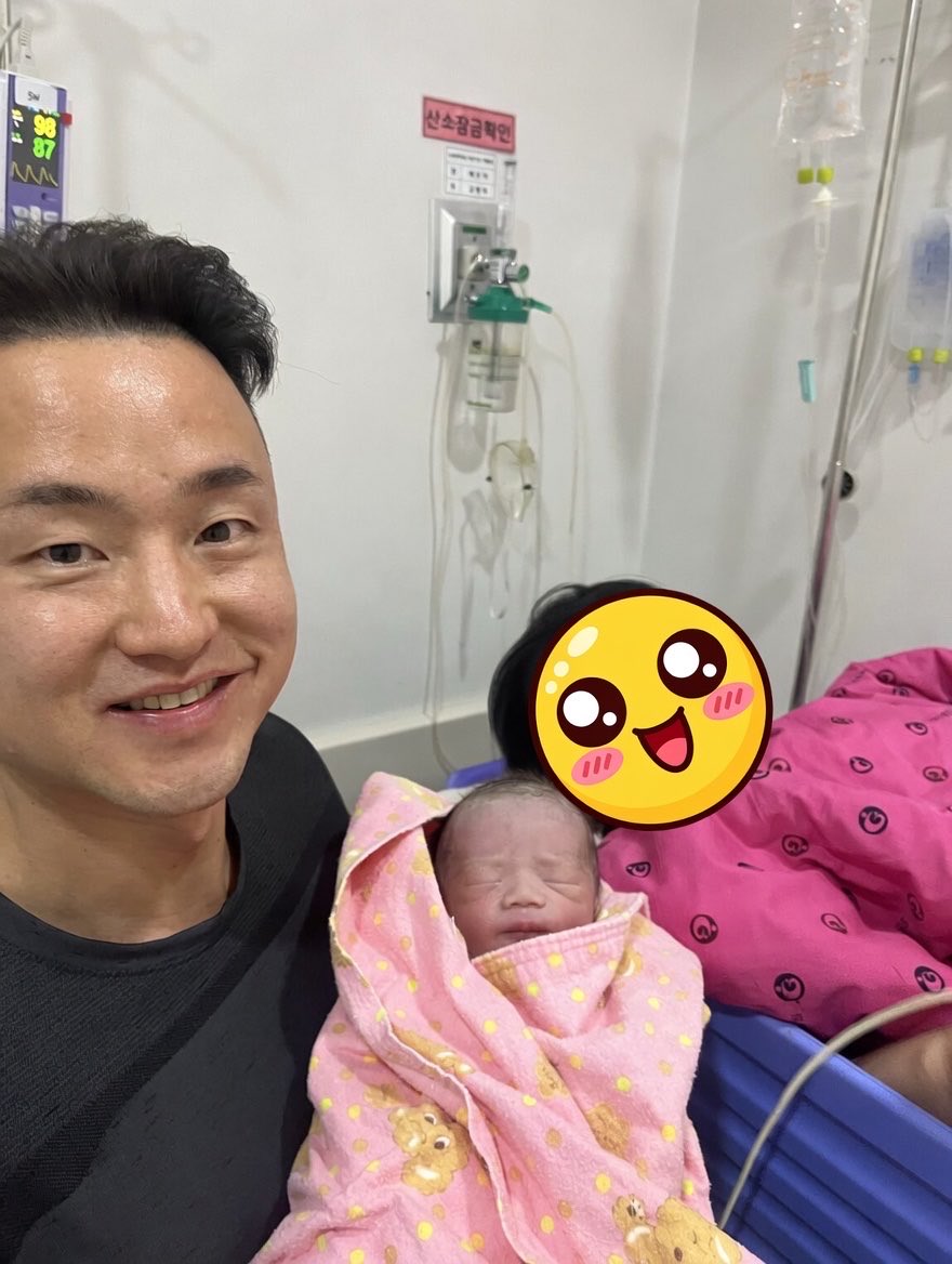 푸홀스님 tweet media