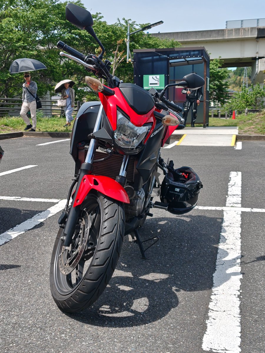 goingmywayvivio's tweet photo. 今日は友達とのツーリングでした〜
今日のツーリングのルートはメタセの杜→日田のCORSE BASE→豊後の森機関庫→みちの駅童話の里·くす→みちの駅院内→メタセの杜で約200㌔程走りました〜
始めて行く所ばかりで楽しかったです。
#ツーリング
#CB250F https://t.co/AQUqex1dey