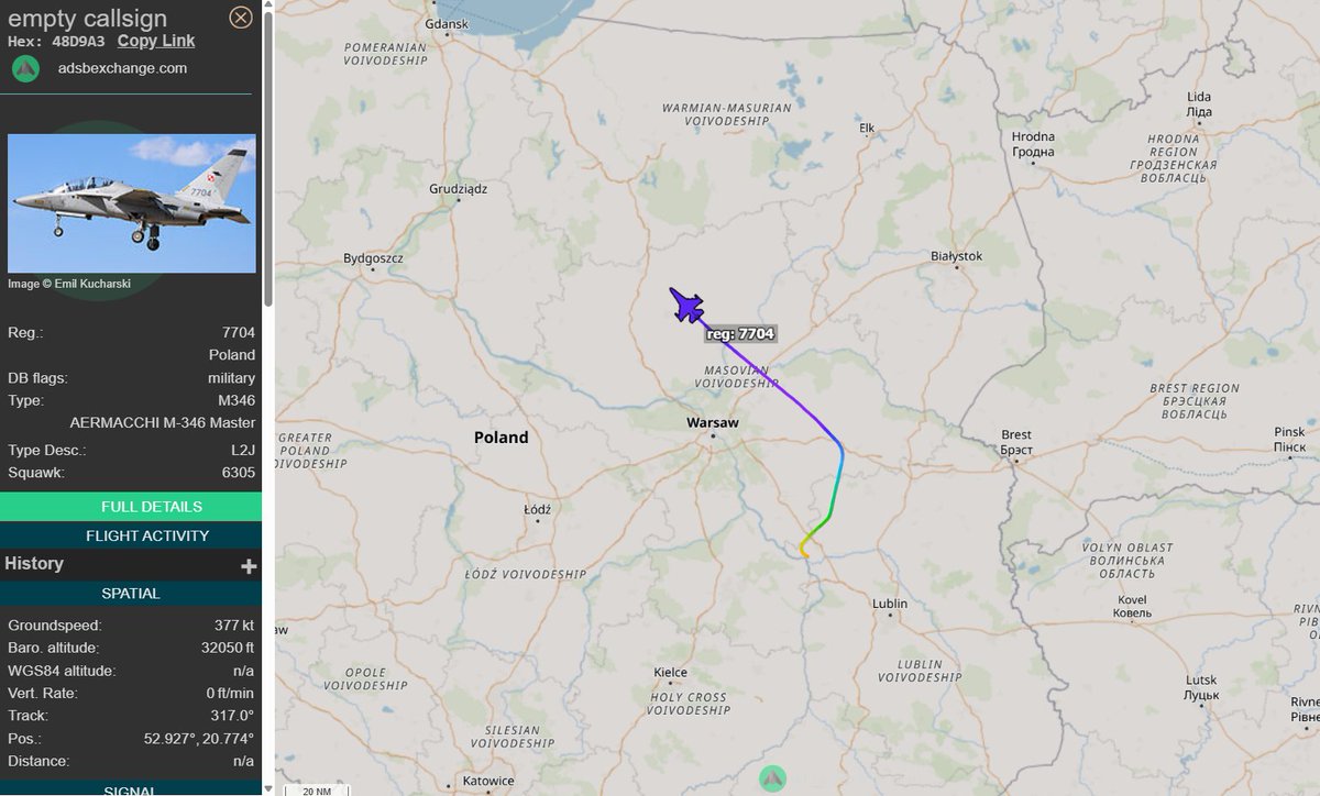 PolishMilRadar's tweet photo. 📅 04.05 🕒 12:45LT - 🇵🇱✈️ Bielik w powietrzu

Na radarze widoczny jest samolot ✈️ Alenia Aermacchi M-346 Bielik "7704" Sił Powietrznych RP 🇵🇱, który wystartował z 41. Bazy Lotnictwa Szkolnego w Dęblinie #EPDE 🇵🇱. Na FL320 kieruje się na północny zachód.
🔗 https://t.co/YuXHEZHBCQ

#POLMILRADAR