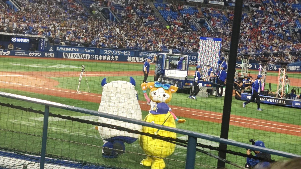 rd10_jets6's tweet photo. 横浜優勝です⚾️
#横浜DeNAベイスターズ
#baystars
#diana2026
#DBスターマン
#DBキララ
#バート
#チャッピー https://t.co/I7rBAh7Wrq