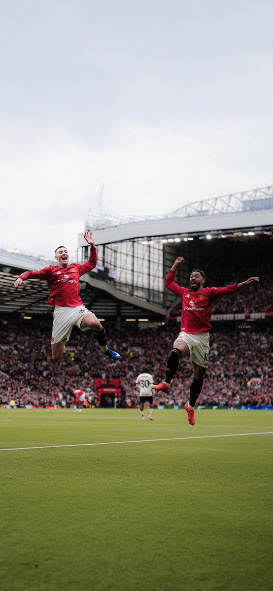 Rveenr's tweet image. 𝟒𝐤 #𝐖𝐚𝐥𝐥𝐩𝐚𝐩𝐞𝐫𝐬   
 ➥📁 Manchester United 🏴󠁧󠁢󠁥󠁮󠁧󠁿❤️✨  
   ➥📁 Premier League