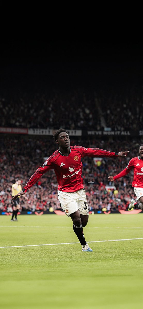 Rveenr's tweet image. 𝟒𝐤 #𝐖𝐚𝐥𝐥𝐩𝐚𝐩𝐞𝐫𝐬   
 ➥📁 Manchester United 🏴󠁧󠁢󠁥󠁮󠁧󠁿❤️✨  
   ➥📁 Premier League