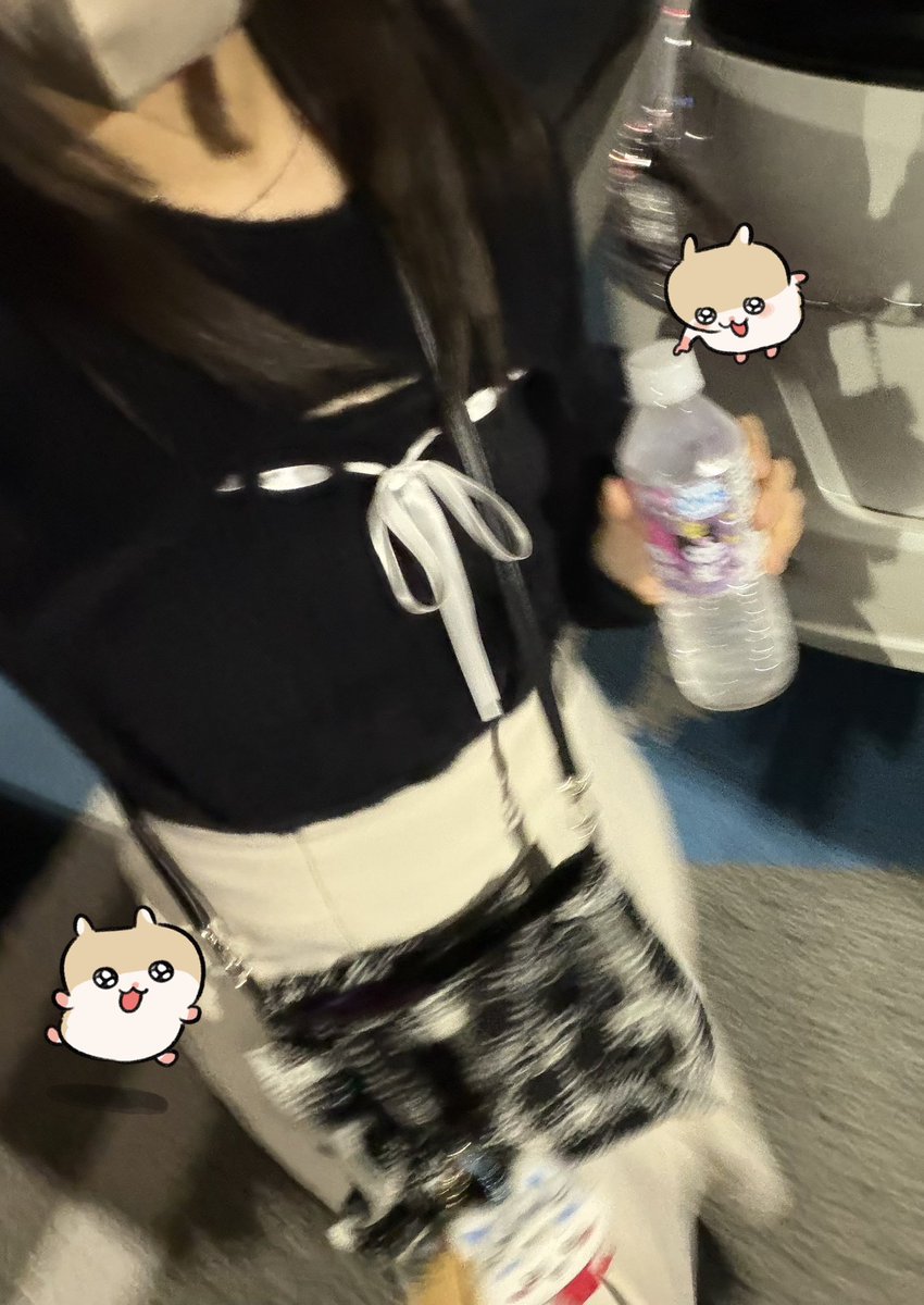 あじ tweet media