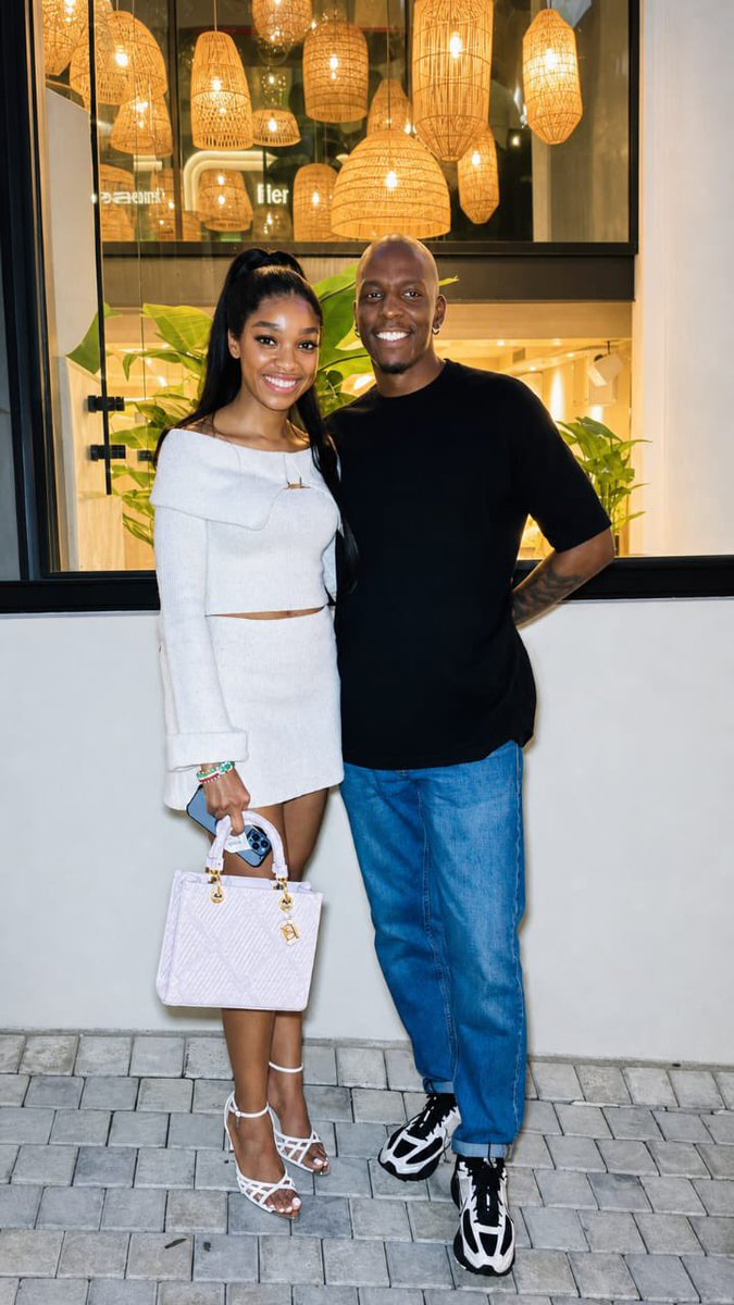 callmepopp's tweet image. A special thank you to #advocates. 
Y’all have been awesome.  nothing beats people who move with pure hearts.
Ubhuti didn’t walk in with her
 he wanted her 2 bask in the glory and spotlight

A PHENOMENAL THACHELLA
THANDEKA THE TRENDSETTER
#ThaliansLoveThandeka
#ThandekaTshabalala