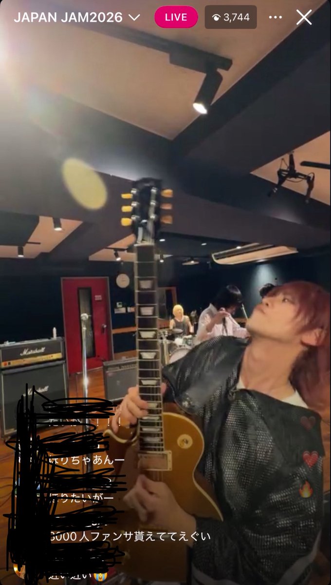 Taka tweet media