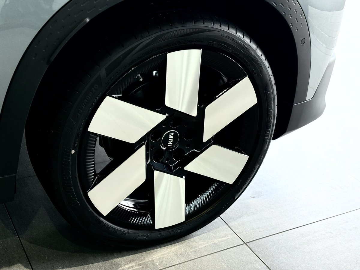 osaka_rk's tweet image. ついに納車されましたーっ

#bmw #bmwmini #納車 #カントリーマン