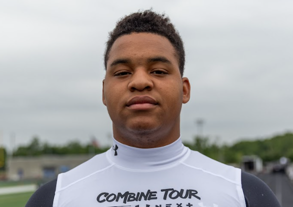 sixstarfootball's tweet photo. EVENT COVERAGE | Several top OL prospects impressed at UA on day one Saturday in Charlotte

📈Several elite and rising OL prospects showcased talent and poise on Saturday🔥

STORY▶️https://t.co/1uE9lRio0T

@MatthewsCooper @rajon_davidson @Cleveland2027 @Mckinleyx61 @55Tcaldwell @c_will2028 @coltonburl66 @DeaconPressley @dagoat9er  @BexMason2030 @amesolivr @Aouardi2028 @ant_castoreno56 @TyAnderson72 @ezrajordan11