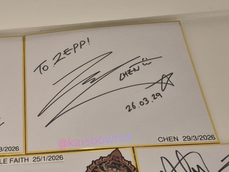 Jongdae left his signature at ZEPP KL after his Arcadia con in Malaysia 🥺🫶 Missing con day very muchh
#ArcadiainKL #ArcadiainMY #CHEN
