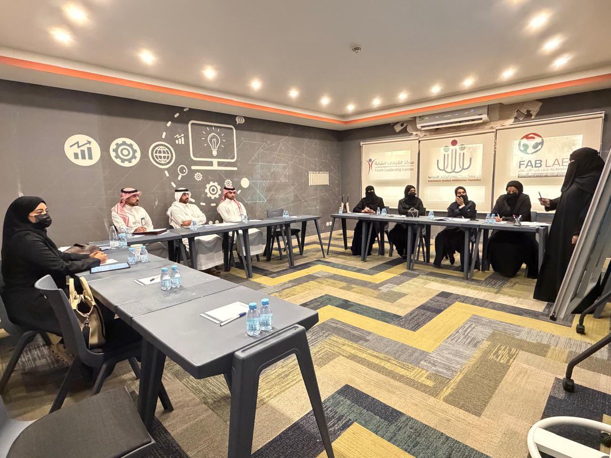 HChofuf's tweet photo. عقدت لجنة التنمية الاجتماعية وصحة الأسرة ضمن برنامج المدن الصحية ورشة عمل لاستكمال عناصر وثيقة المبادرة. https://t.co/54NoF4N1nx