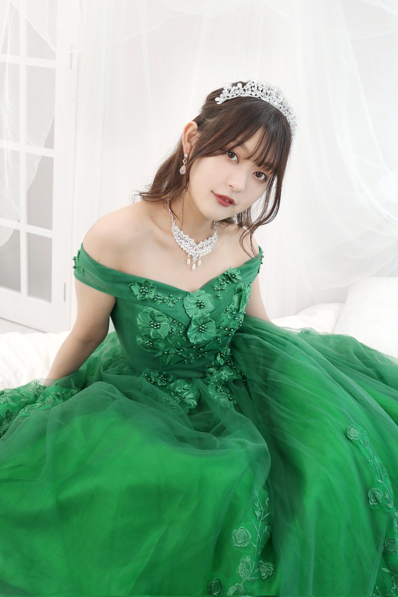 hokutoGreen's tweet photo. 夏瀬さん@ayuka_opera 

みどりの日

#ポートレート 
#ファインダー越しの私の世界 
#キリトリセカイ https://t.co/YxRzaht5Ao