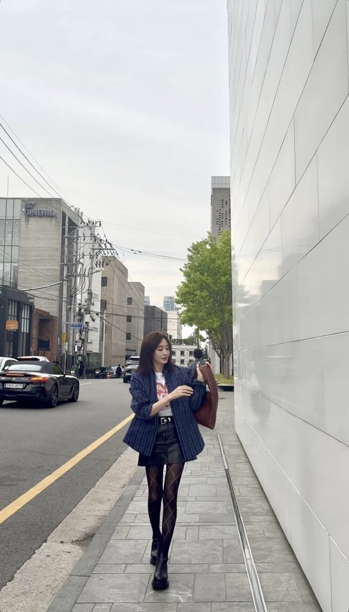 janejira0802's tweet image. 💛🩵สวยคะ #kimhyesoo #ILoveYou ❤️❤️