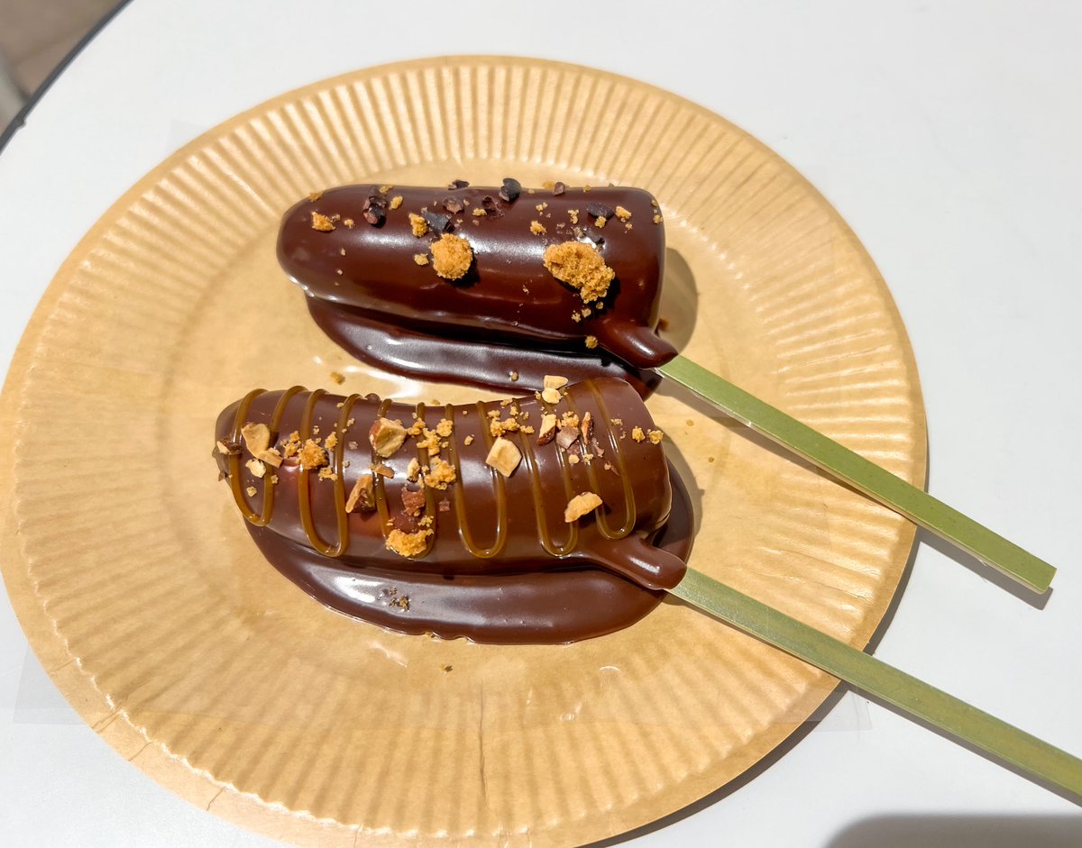 n0o_l's tweet photo. 浪漫須貯古齢糖🍫
本気のチョコバナナとキャラメルミルクバナナ🍌
キャラメルミルクバナナのガナシュで疲労回復出来た～どちらも美味しかった https://t.co/Sm5ZtJ1grC
