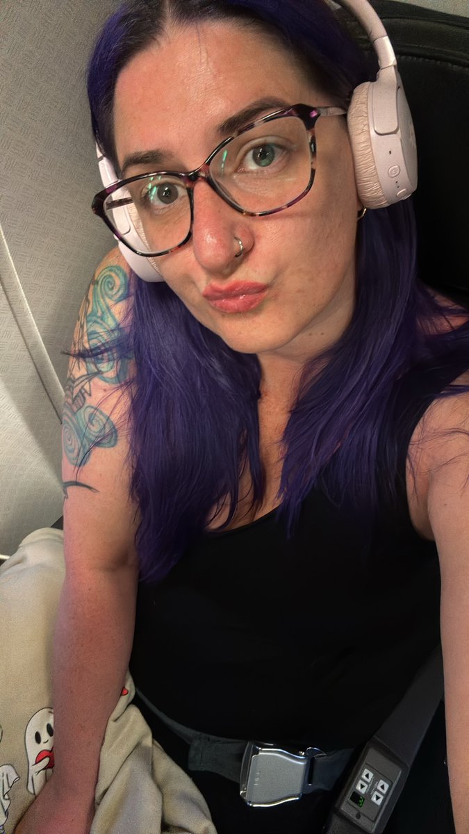 Poppy Prynne tweet media
