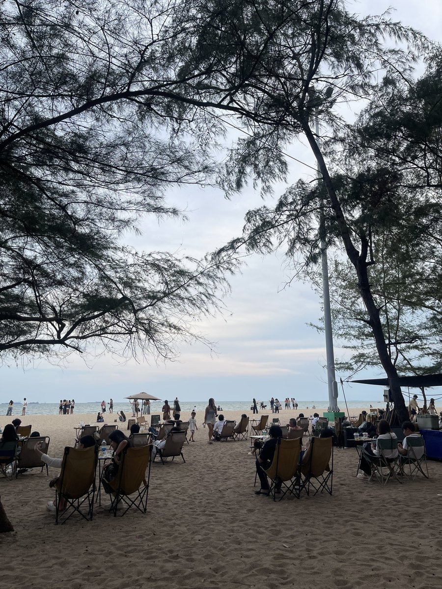 kyungsaii's tweet photo. เมื่อวานไปนั่งริมหาดระยองมาช่วงเย็น มู้ดดีมากกก https://t.co/rzXbcEQnFX