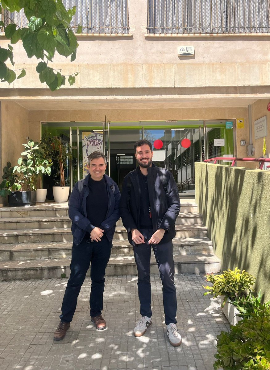 gr_eacoop's tweet photo. Taller a la @universitatURV sobre memòria democràtica i pensament crític a càrrec de @juanccolomer @socialsuv @UV_EG. S'hi han treballat amb dinàmiques cooperatives: informació i desinformació i anàlisi manipulació història. Una recerca col•laborativa entre les dues universitats https://t.co/jc4sbptqgN