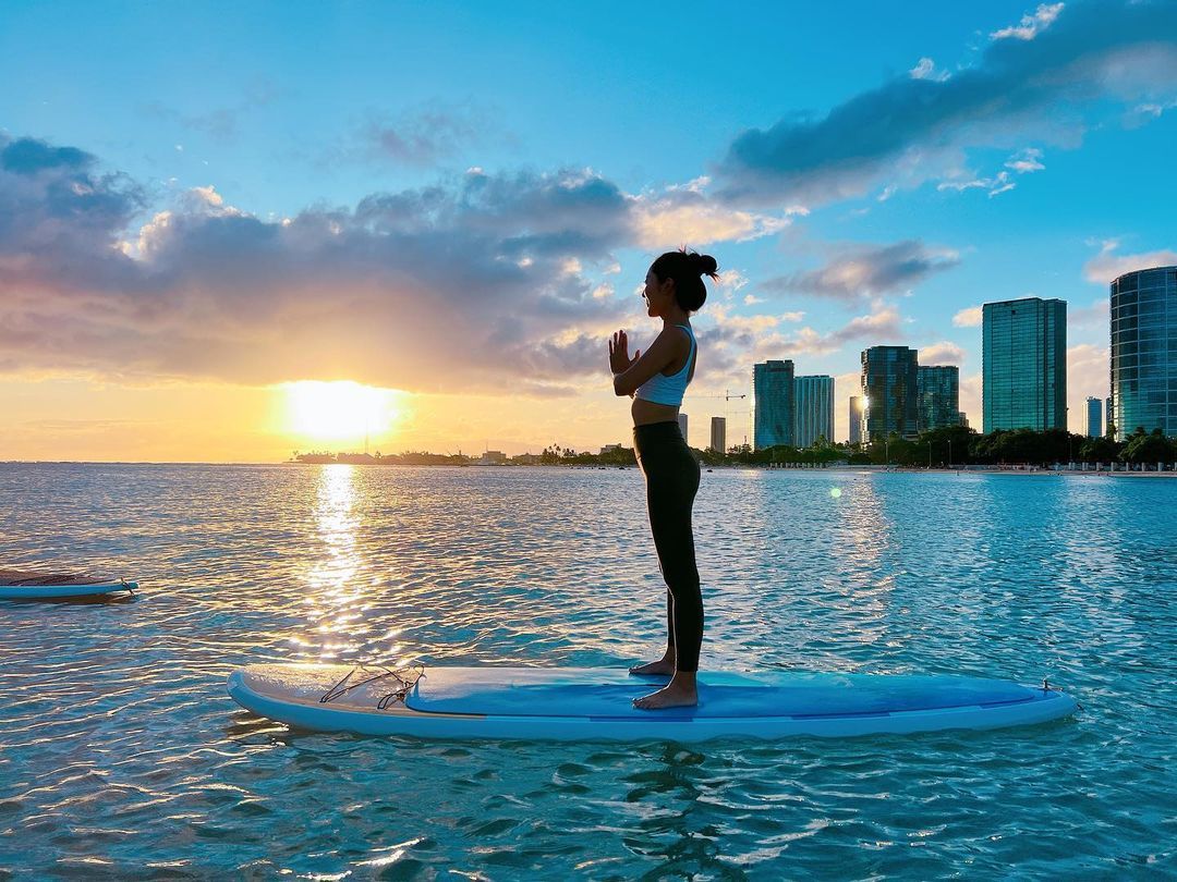 NOT_CFJ's tweet image. SUP Yoga Oahu:
yogafloats.com
When we get onto the water, we will incorporate a mindful flow in modified sun salutations and work on various standing poses while learning how to adjust our yoga practice to the water.

808.585.1917 @YogaFloats  #Hawaii🤙