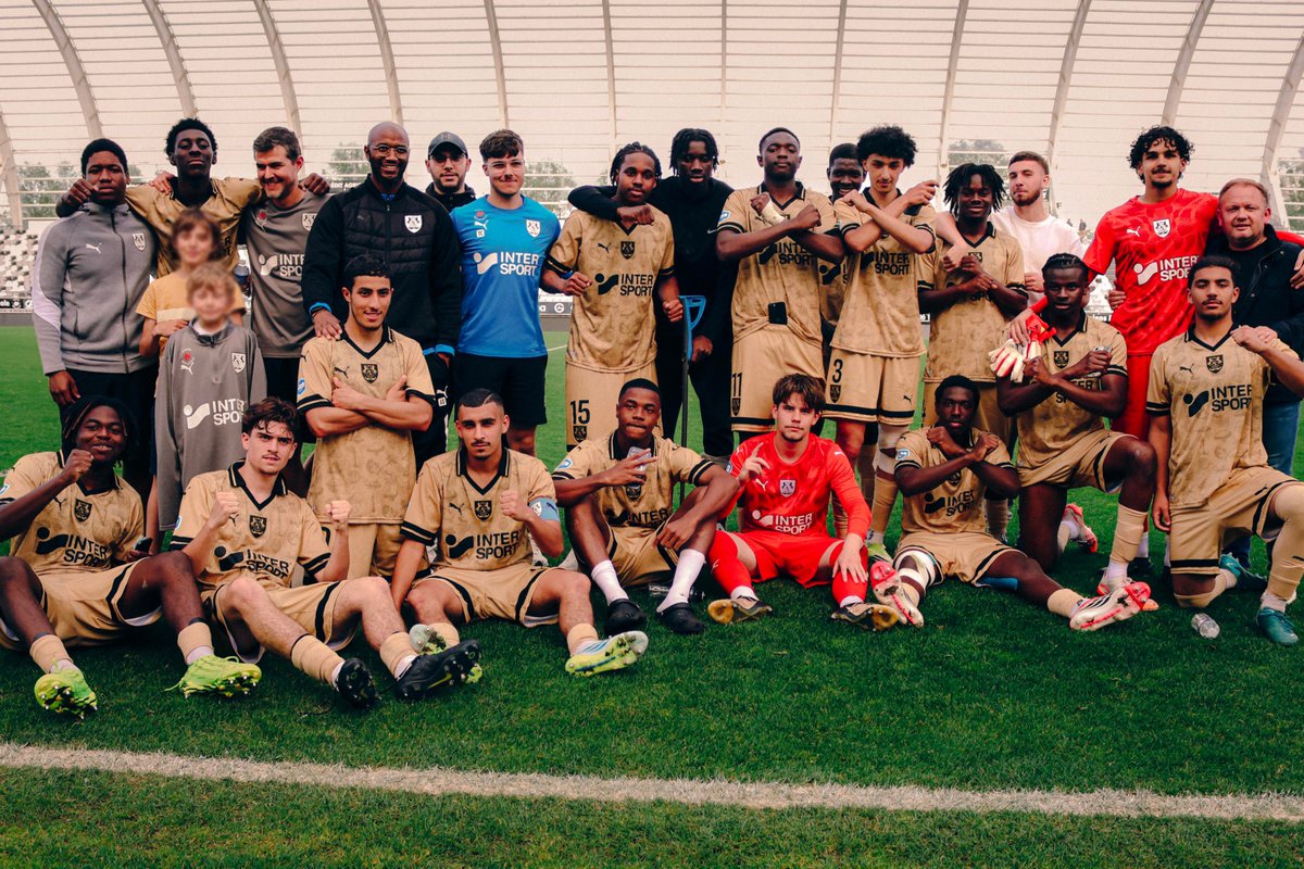AmiensSC's tweet photo. 🔥 𝗨𝟭𝟵 𝗡𝗔𝗧𝗜𝗢𝗡𝗔𝗨𝗫  

Nos tchots font tomber le PSG à la Licorne, leader invaincu en 2026. Une performance collective solide devant plus de 1000 spectateurs, un succès de référence. Bien joué les gars ! #LesTchots https://t.co/4lnp5V4aUk