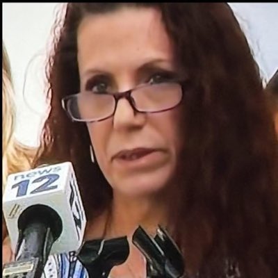 ElizabethT786's tweet photo. @pucci_ther50186 She won’t no prostitute you dumb ass she was a model. There’s a difference now you would probably be a prostitute because you look like a broke ass bitch. https://t.co/MbeIdZvRHZ