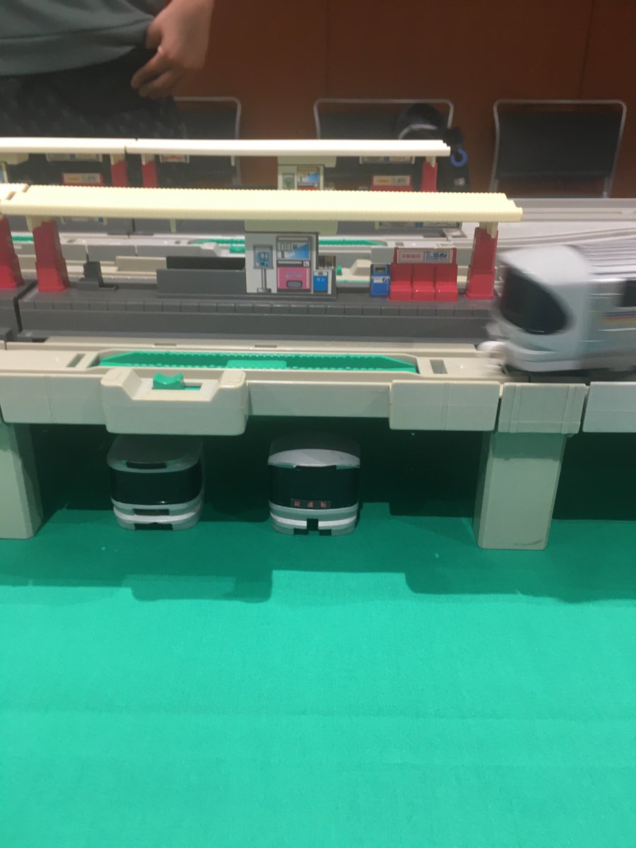 wGWQZCagU280213's tweet photo. #ビバプラ運転会
首チョンパさけたE26系
カハフの方は試運転表示にしてます。 https://t.co/pwmuXyabhc