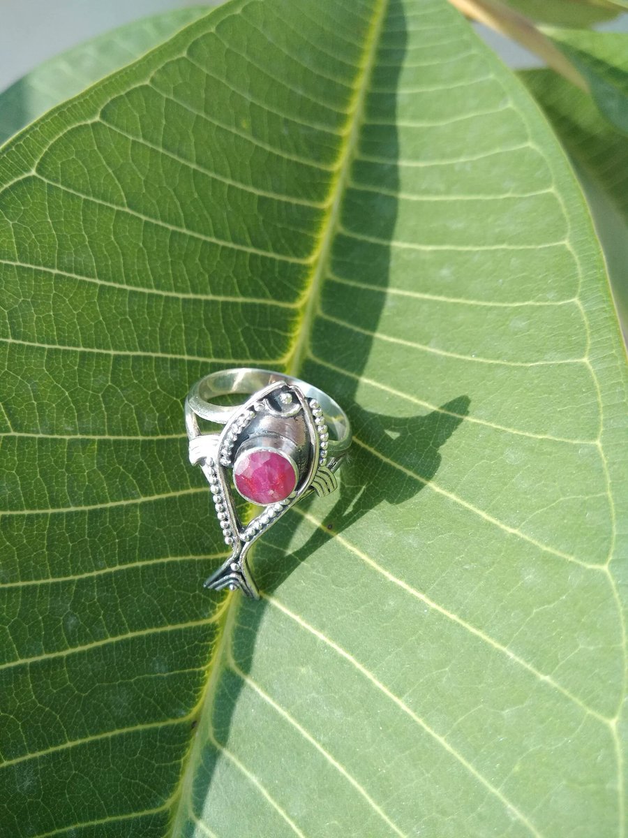 jewelrycreatio1's tweet photo. Ruby Ring,Sterling Silver Ring,Fish Shape Ring,Antique Design,Dainty Ring,Promise Ring,July Birthstone,Ruby Gemstone Jewelry,Gift For Her
Buy At:
https://t.co/L7ZsNYMOe6
#Naturalrubyring #Redstonering #Rubygemstonering #Designering #Julybirthstonering #Promisering #Birthdaygift https://t.co/PkxGtSuVSM