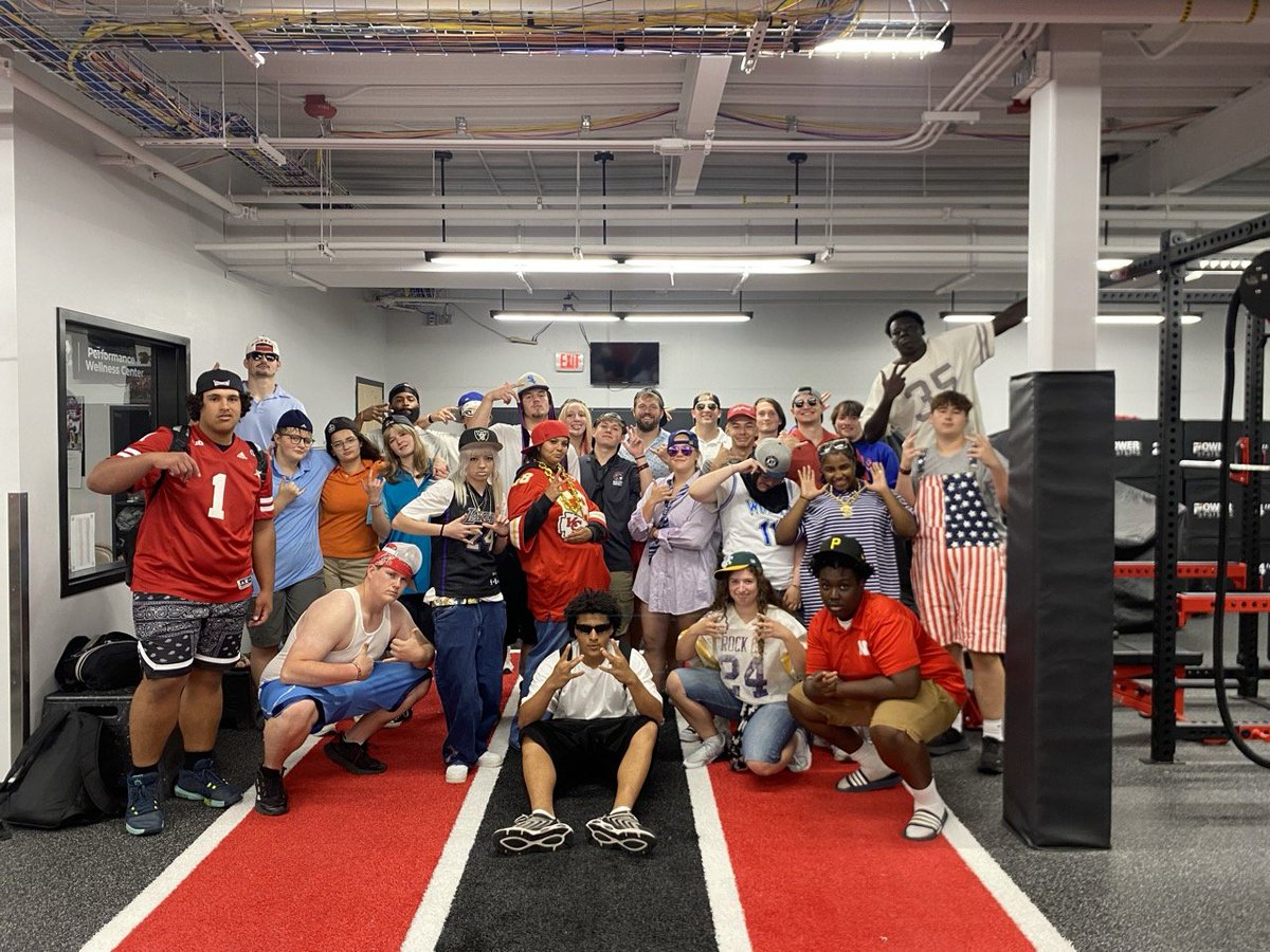 westsidethrows's tweet photo. The 2026 Theme Day Throw Off saw Team Hill (2000's R&amp;B) lose *abysmally* to Team Anderson (Frat) 100-0. Team Anderson's convincing victory earned them steaks at the Thrower Cookout. https://t.co/lipbWJ94DY