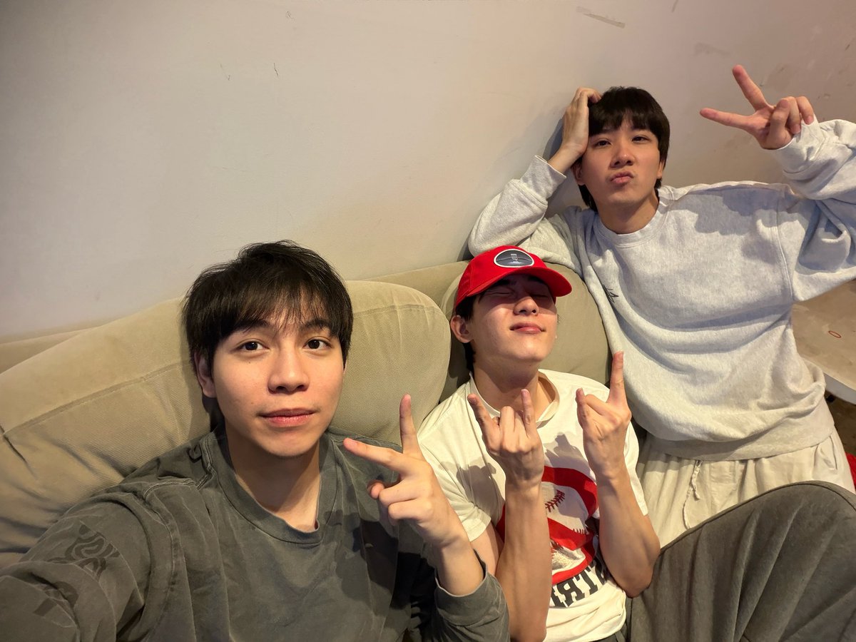 โปรดเรียกคุณธนวัฒน์ว่า “พี่ขต” 🌘 tweet media