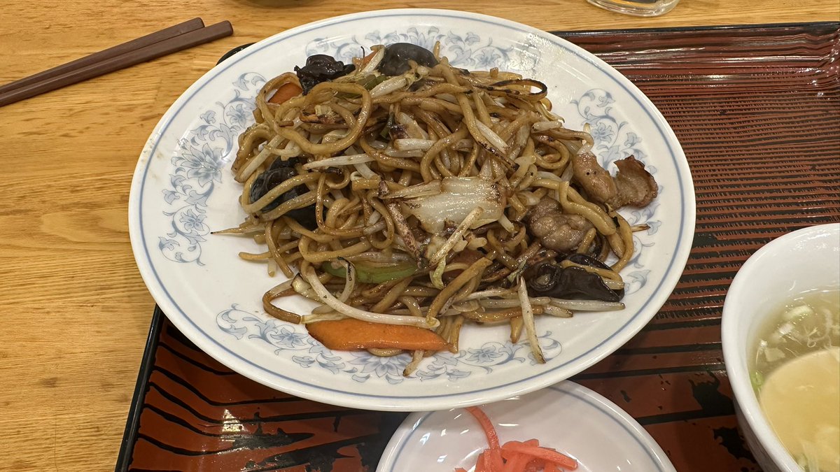 MisterAbe's tweet photo. 満漢全席より、ぎょうざの満州の方が絶対旨いよ！ https://t.co/WiwWMoJDNQ