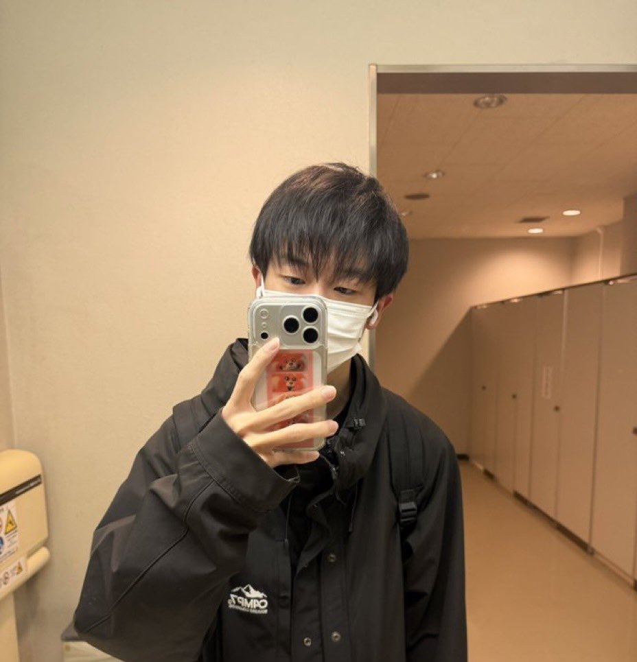 まる tweet media