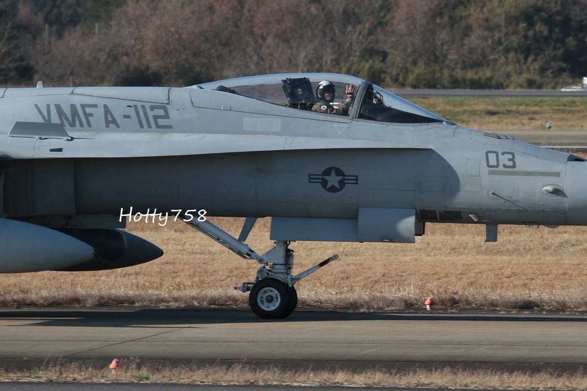 Hotty7581's tweet photo. 着陸ー。(仕事終了)

#USMARINES #VMFA112 https://t.co/PK8KjEo3yn
