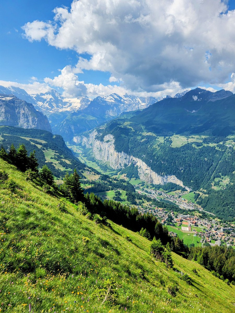 HikingSwitzerland tweet media