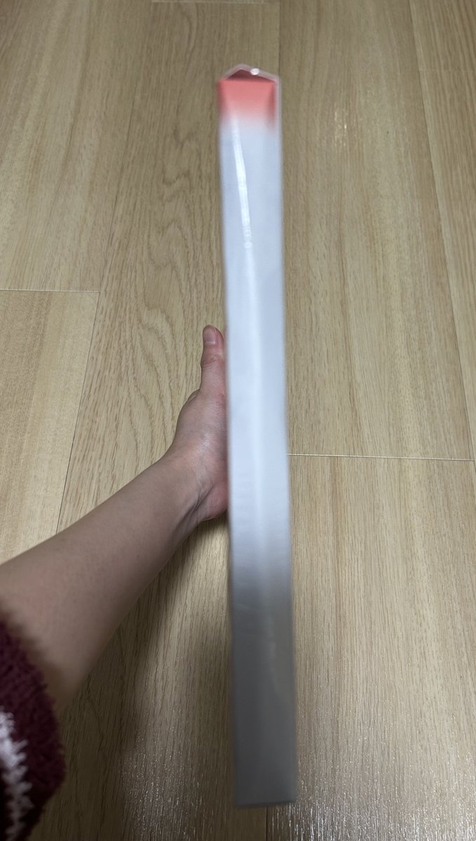 tuidayowaaai's tweet photo. こちらのearthmixカレンダー購入して下さる方いませんか？？
2025年のものなのでカレンダーとしては使えませんが💦
少し箱に凹みありますが未開封です

価格1500円➕送料

相互さんじゃなくても大歓迎です🙇‍♀️
（国内在住の方のみ）

#あすみく
#GMMTV https://t.co/6717VNZ9L8