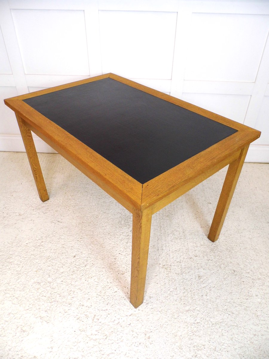 vintageretro7's tweet image. Timeless: Vintage ex-Air Ministry oak &amp;amp; leather library table (Remploy, 1957). Great for a characterful home office or film prop. Free shipping within 150 miles of PE109LA. Details &amp;amp; photos: wix.to/9D1Ez2x #Vintage #AntiqueDesk #HomeOffice #MidCentury