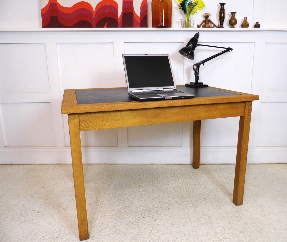vintageretro7's tweet image. Timeless: Vintage ex-Air Ministry oak &amp;amp; leather library table (Remploy, 1957). Great for a characterful home office or film prop. Free shipping within 150 miles of PE109LA. Details &amp;amp; photos: wix.to/9D1Ez2x #Vintage #AntiqueDesk #HomeOffice #MidCentury