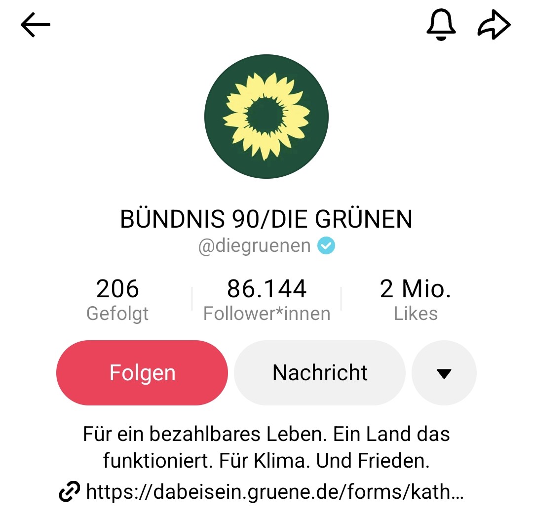 Sachdatdonoma's tweet photo. @fbanaszak Desinformationen gibt es bei TikTok nicht. /s Ach, hört doch auf, so st bekomme ich noch einen #Lachflash! #WirVerlassenX https://t.co/wKJpnGAQWi