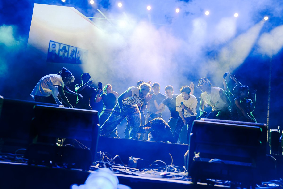 1Z ENTERTAINMENT tweet media