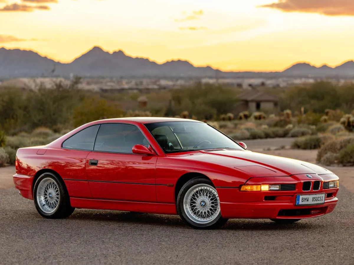 candvbmw's tweet photo. 🚗💨1997  #BMW 850CSi (E31)
• 🛠️ Engine: Bosch Motronic fuel injected 5.6L S70B56 V12 (motorsport-tuned, enlarged version of M70 V12)
• ⚙️ Transmission: 6-speed manual
• 🐎 Power: 380 hp (283 kW) @ 5,300 rpm
• 💪 Torque: 406 lb-ft (550 Nm) @ 4,000 rpm
• ⏱️ 0-60 mph: + / - 6.0 seconds (0-100 km/h: 6.0 seconds)
• 🏎️ Top Speed: 158 mph (254 km/h) electronically limited
• 📅 Production: 1,510 units (1992 to 1996)
• 📓 Additional Notes:
  • Developed by BMW Motorsport
  • Sport-tuned suspension with chassis lowered by 15 mm, stiffer springs and dampers (no EDC)
  • Wider rear tires and aerodynamic kit
  • Limited-slip differential and active rear axle kinematics (AHK) – computer-controlled electrohydraulic four-wheel steering (rear wheels turn up to ~2°)
  • Stronger brakes and oil coolers
  • M-specific interior with red instrument needles and M badges
• 📸 Images: Hemmings

#bmwe31 #bmw850csi