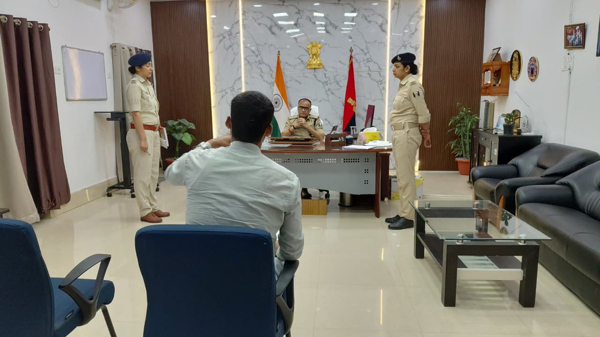m_range_police's tweet photo. निष्पादन/प्रभावी समाधान हेतु दिशा-निर्देश दिया गया।
Bihar Police
Home Department, Govt. of Bihar
Information &amp; Public Relations Department, Government of Bihar
#Darbhangapolice
#madhubanipolice
#samastipurpolice
#knowyourpolice
#HainTaiyaarHum
#janpolice
#police https://t.co/ik0biOxxgB
