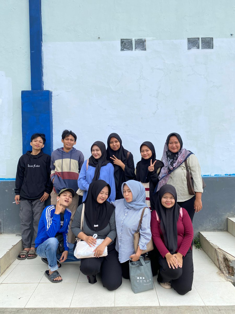 GeaID99's tweet photo. People come and go 
Sekian purnama baru upload foto bareng Partner kerja ini pun salah satu ada yg mau resign https://t.co/ieL2xiJ5XC