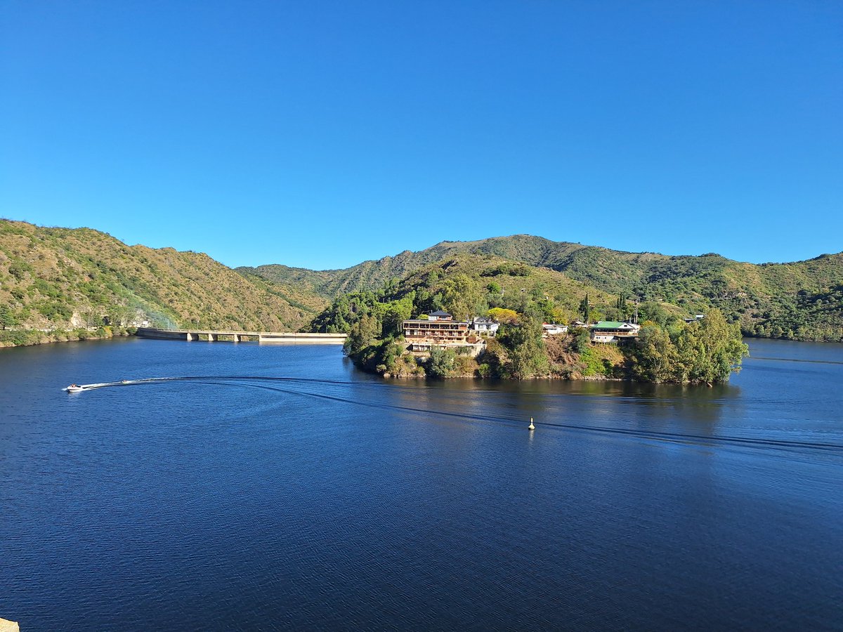 Adrian_Wibly's tweet image. Dicen que el dólar está barato y no conviene viajar por Argentina así que el finde hicimos escapada nuevamente al encantador país de la República de Córdoba.
Gran finde!
Paisajes, comidas, chocolates, fiambres.. para el que quiera también cerveza, fernet, joda jeje.
#CORDOBA