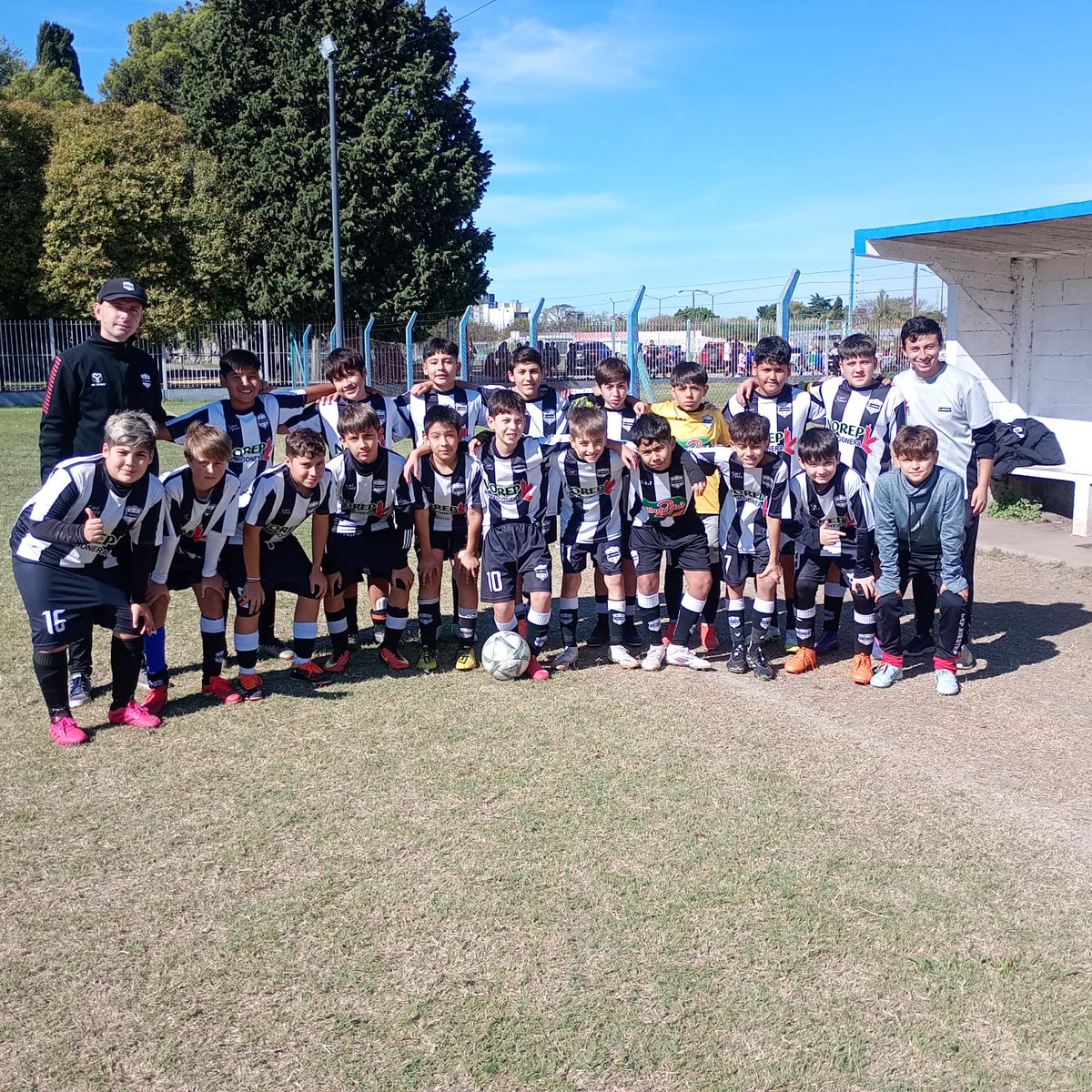 #FutbolInfantil Categorías 2015 y 2014 de Riestra vs Estudiantes de Caseros como visitantes por la <a href="/ligabaires/">Liga Buenos Aires</a> ⚽
<a href="/SABADOGOL/">SABADOGOL</a>