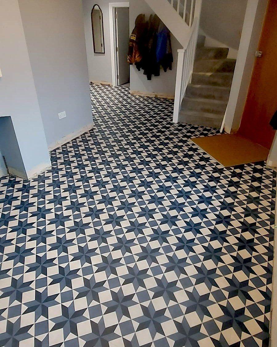 BridgeFlooring's tweet photo. A recent ground floor transformation with @AmticoFlooring Décor 📷
Combining timeless design with exceptional durability by Amtico, this beautifully installed flooring brings character and elegance into the heart of the home. With intricate detailing and a flawless finish. https://t.co/2dYeT9BDce