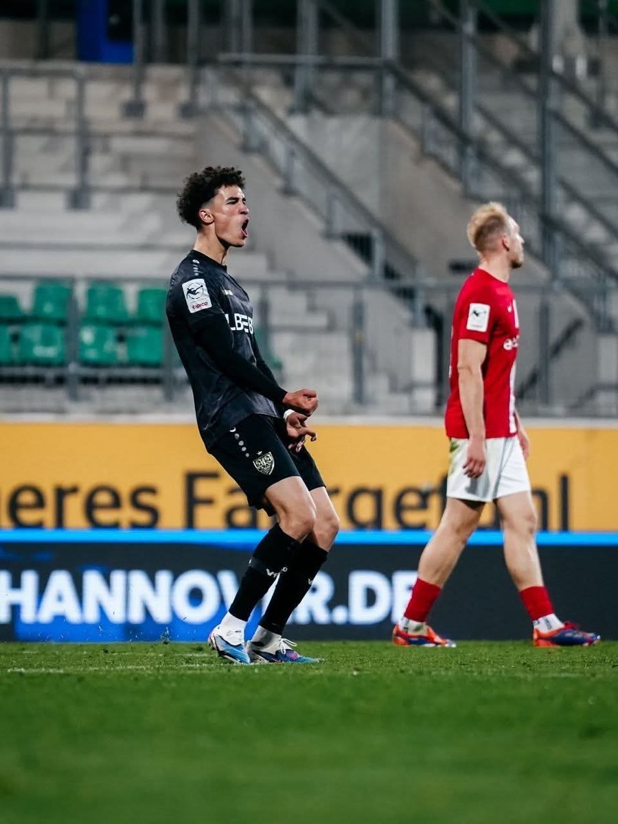 scout69467's tweet photo. BREAKING: Wolfsburg are interested in signing Noah Darvich @BILD
​#VfLWolfsburg #VfBStuttgart https://t.co/kYht28mPdc