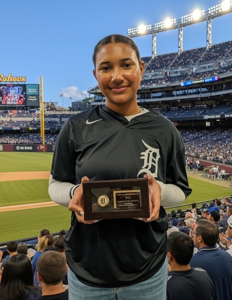SophiaPort35724's tweet photo. A night we’ll never forget! 💍 So honored to receive our World Series rings. Being the first softball team to bring a title home to this organization is something we’ll carry forever. Thank you @TigersCommunity, @Tigers, and @MLBRBI for an incredible ceremony and for supporting our journey! 🥎🐅

#RBIWorldSeries #DetroitTigers #HistoryMade #Undefeated